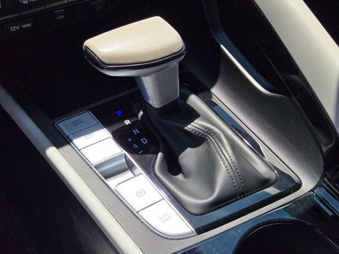 Used 2023 Hyundai Elantra Limited image 33