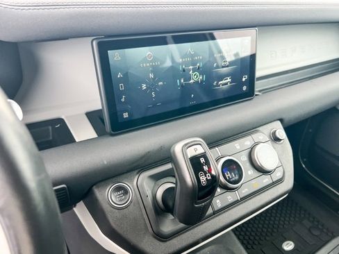 Used 2021 Land Rover Defender 90 First Edition image 16