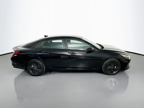 Used 2023 Hyundai Elantra SEL FWD image 8