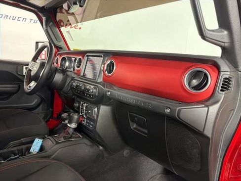 Used 2021 Jeep Wrangler Unlimited Rubicon AWD/4WD image 17