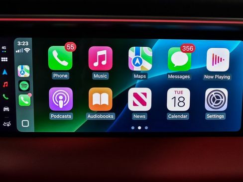 Certified 2025 Porsche Macan 4S Electric w/ Premium Package image 16