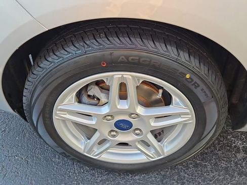 Used 2019 Ford Fiesta SE image 10