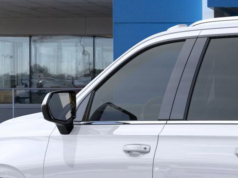 New 2026 Chevrolet Suburban LS image 12