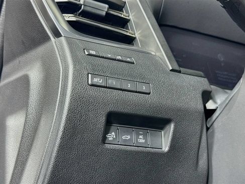 Used 2024 Lexus GX 550 w/ Accessory Package (Z1) AWD/4WD image 10