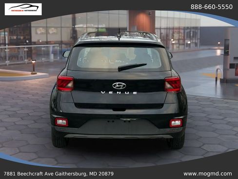 Used 2023 Hyundai Venue SE w/ Cargo Package image 11