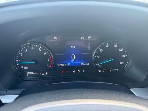 Used 2021 Ford Explorer XLT AWD/4WD image 9