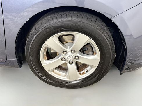 Used 2017 Toyota Sienna LE FWD image 29
