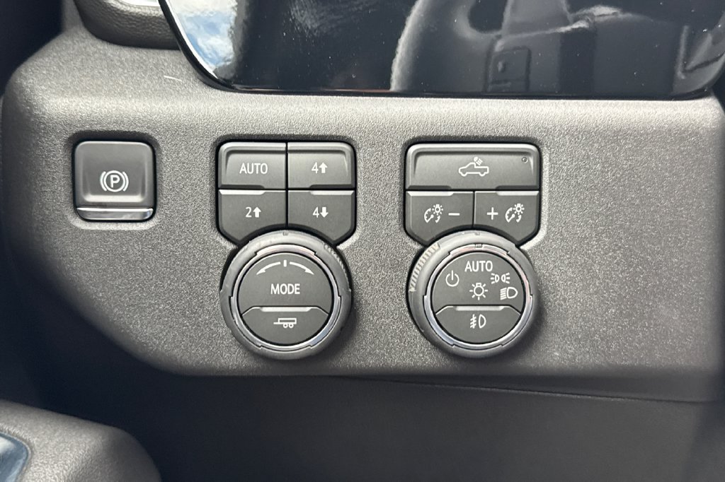 Used 2026 Chevrolet Silverado 1500 RST w/ All Star Edition Plus AWD/4WD image 32