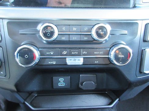 Used 2024 Ford F150 XLT image 32