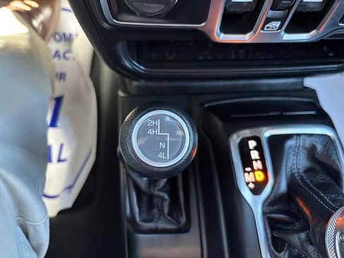 Used 2024 Jeep Wrangler Unlimited Sport image 21