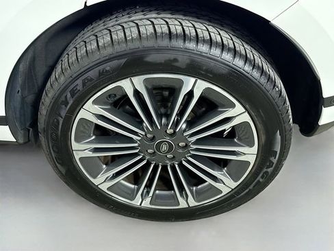Certified 2026 Land Rover Range Rover Evoque S AWD/4WD image 33