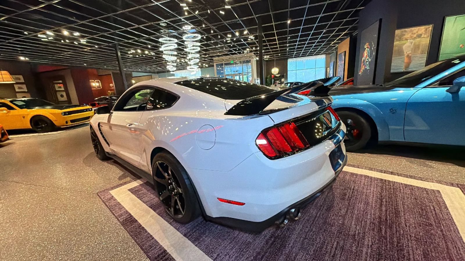 Used 2018 Ford Mustang Shelby GT350R w/ GT350R Equipment Group 920A RWD image 7