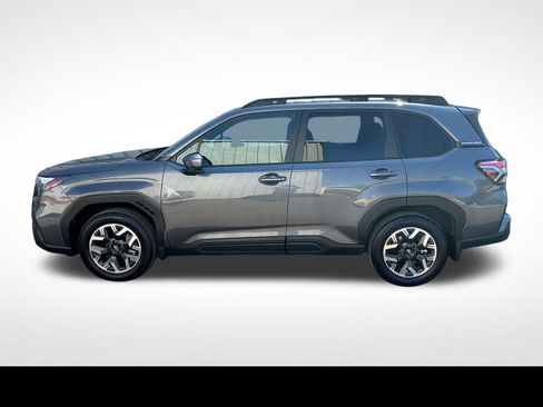 Used 2026 Subaru Forester Premium AWD/4WD image 2