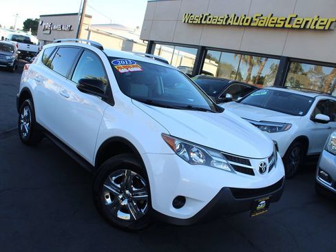 Used 2013 Toyota RAV4 LE AWD/4WD image 32