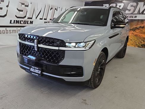 New 2025 Lincoln Navigator Reserve w/ Jet Appearance Package image 26