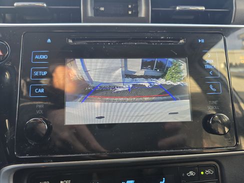 Used 2018 Toyota Corolla LE image 23