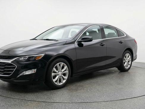 Used 2024 Chevrolet Malibu LT image 3