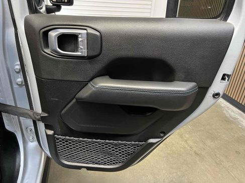 Used 2022 Jeep Wrangler Unlimited Rubicon 4xe AWD/4WD image 83
