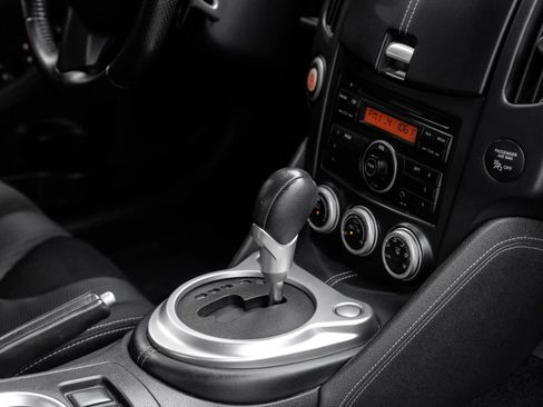 Used 2011 Nissan 370Z Coupe image 24