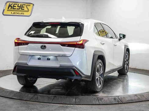 Used 2024 Lexus UX 250h FWD image 4