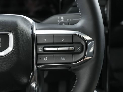 Used 2024 GMC Acadia Elevation image 18