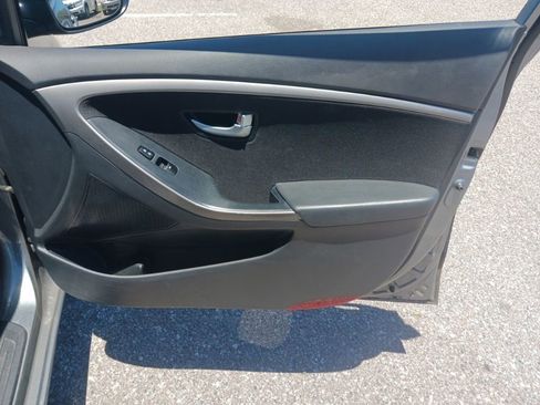 Used 2016 Hyundai Elantra GT FWD image 17