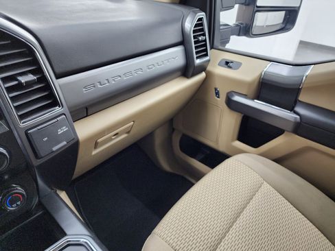 Used 2020 Ford F350 XLT w/ XLT Premium Package image 12