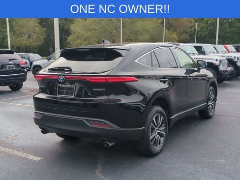 Used 2022 Toyota Venza LE image 5