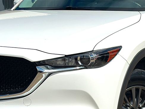 Used 2020 MAZDA CX-5 Touring FWD image 4