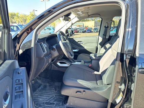 Used 2022 Nissan Frontier SV image 27