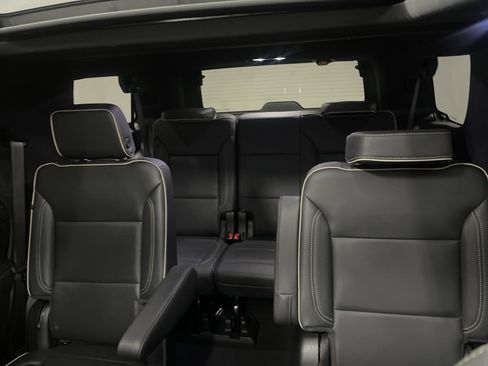 Used 2022 Chevrolet Tahoe Premier AWD/4WD image 13