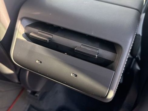 Used 2026 Tesla Model Y 2WD image 31