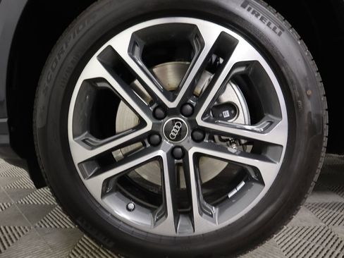 Used 2025 Audi Q5 Premium Plus w/ Premium Plus image 32