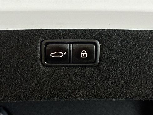 Used 2017 Genesis G80 3.8 w/ Option Group 03 RWD image 21