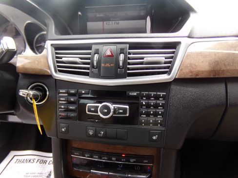 Used 2013 Mercedes-Benz E 350 BlueTEC Sedan image 29