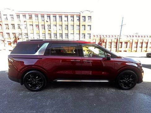 Used 2022 Kia Carnival SX Prestige FWD image 8