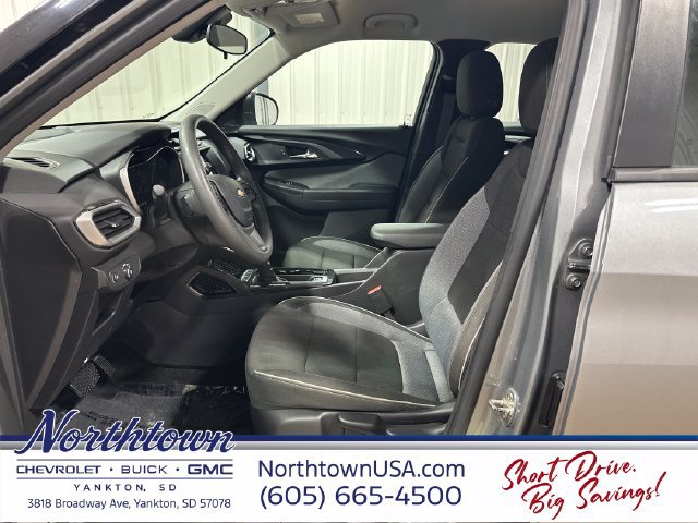 Used 2023 Chevrolet TrailBlazer LS FWD image 12