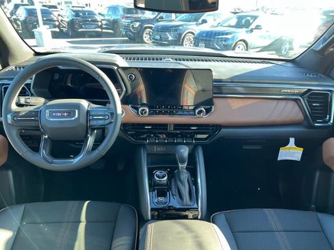 New 2025 GMC Canyon AT4 image 5