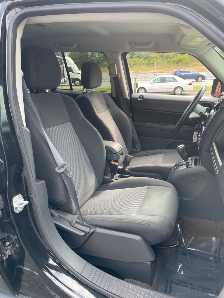 Used 2016 Jeep Patriot Latitude FWD image 23