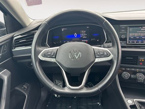 Used 2022 Volkswagen Jetta SE FWD image 14