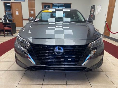 Used 2025 Nissan Sentra SV FWD image 8