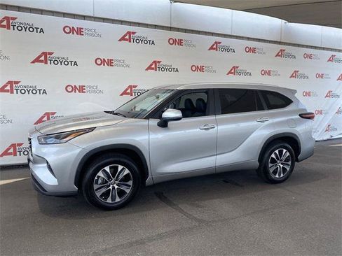 Certified 2024 Toyota Highlander XLE FWD image 34