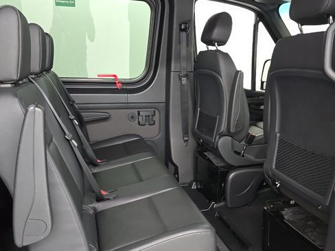 Used 2024 Mercedes-Benz Sprinter 2500 image 13
