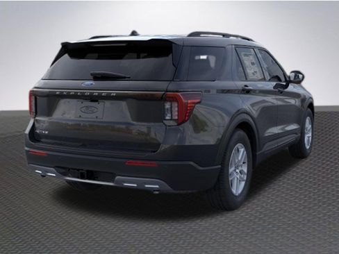 New 2026 Ford Explorer Active w/ Active Comfort Package RWD image 8