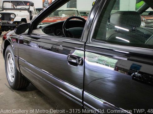Used 1996 Ford Thunderbird LX RWD image 22