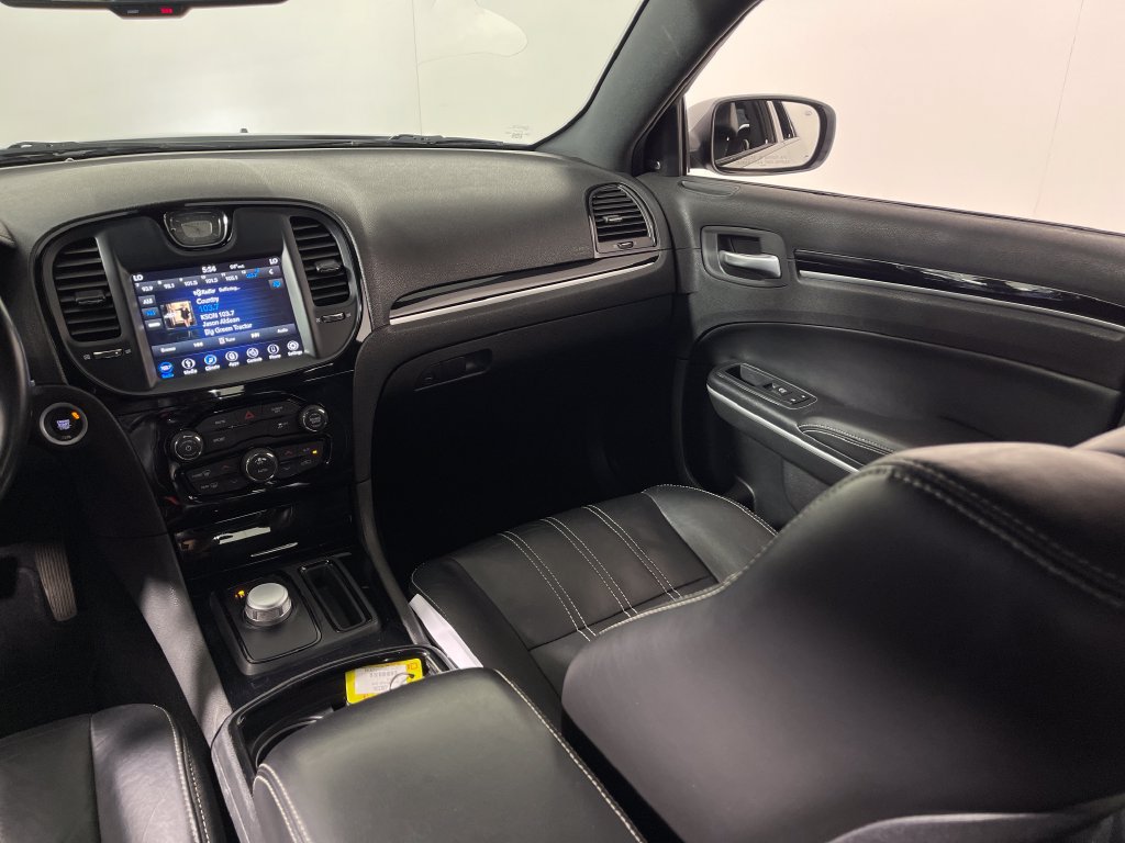 Used 2019 Chrysler 300 S RWD image 17