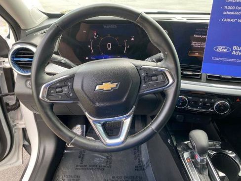 Used 2024 Chevrolet Trax LT w/ Driver Confidence Package FWD image 18