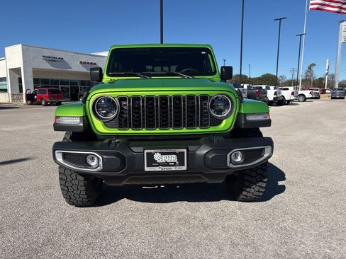 Used 2025 Jeep Gladiator Sport image 24