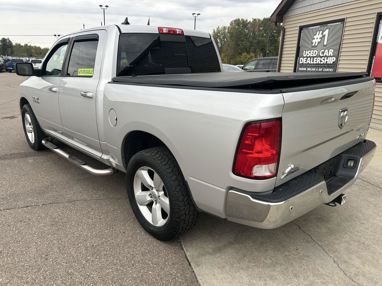 Used 2016 RAM 1500 SLT AWD/4WD image 7
