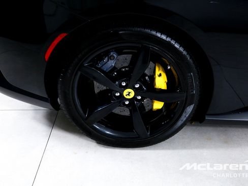 Used 2019 Ferrari Portofino RWD image 27